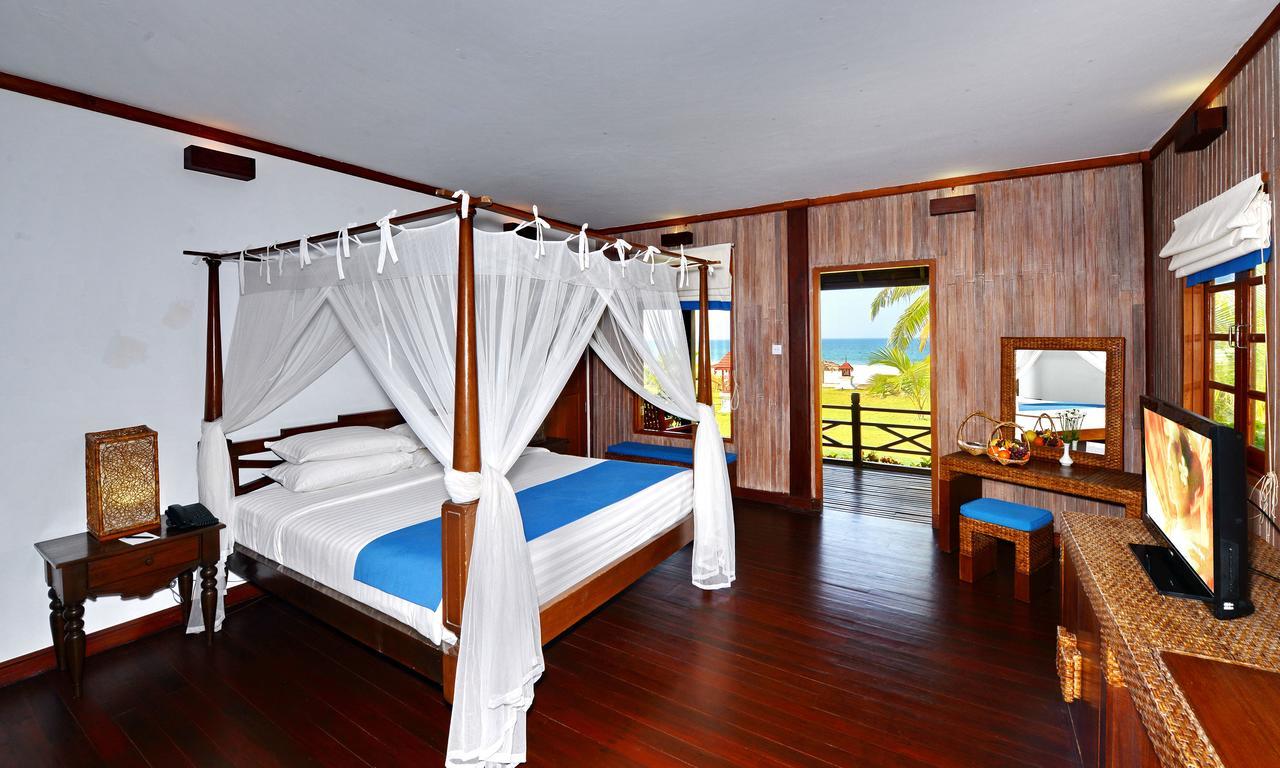 Aureum Palace Hotel & Resort Ngwe Saung Ngwesaung Bagian luar foto